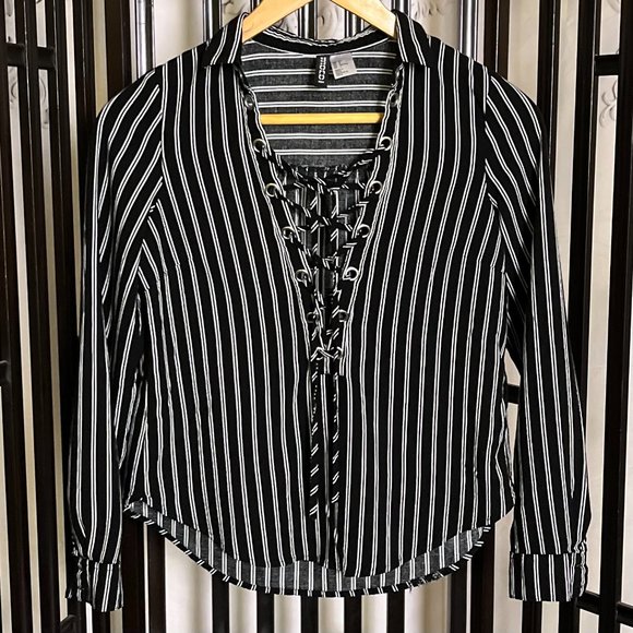 H&M Divided Black & White Pinstripe Blouse with Lace-Up V-Neck - Size 2 - Picture 1 of 4